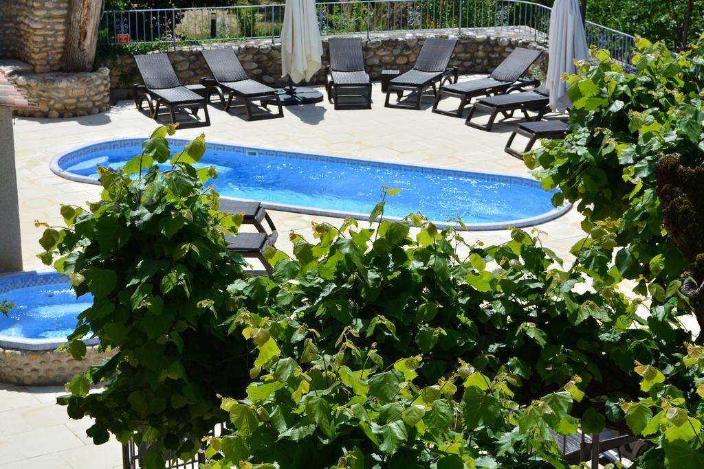 Hotel Le Colombier Moustiers-Sainte-Marie Exterior photo